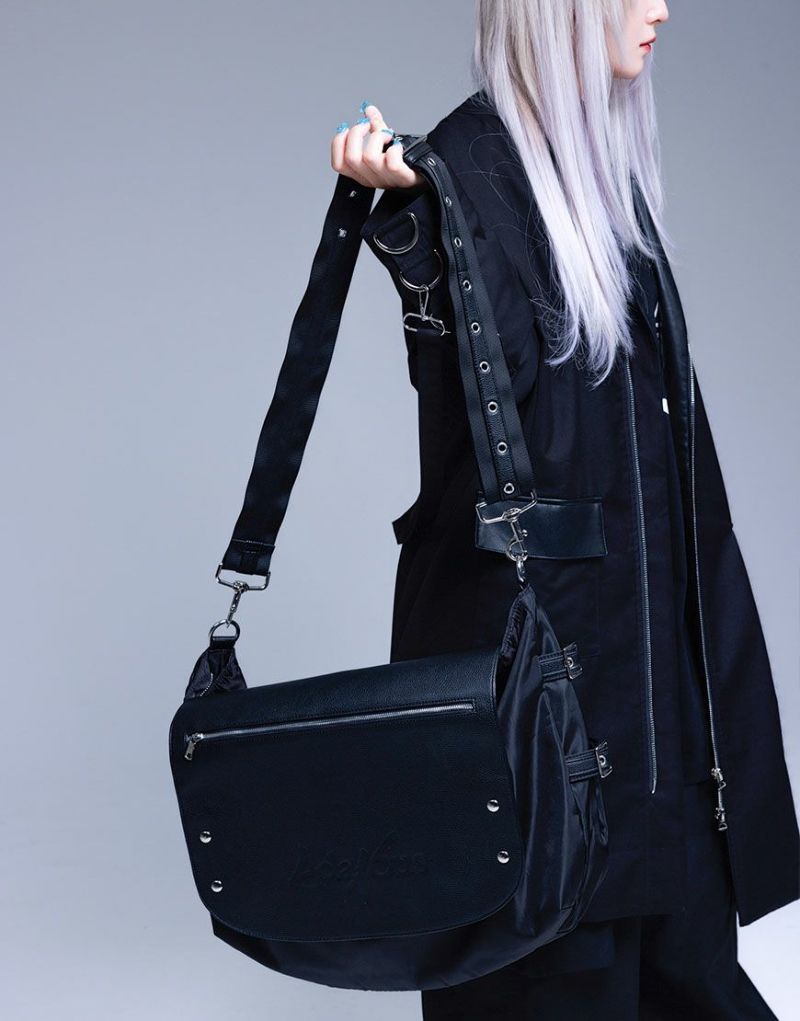 AdaNous【アダナス】Shoulder bag/全1色