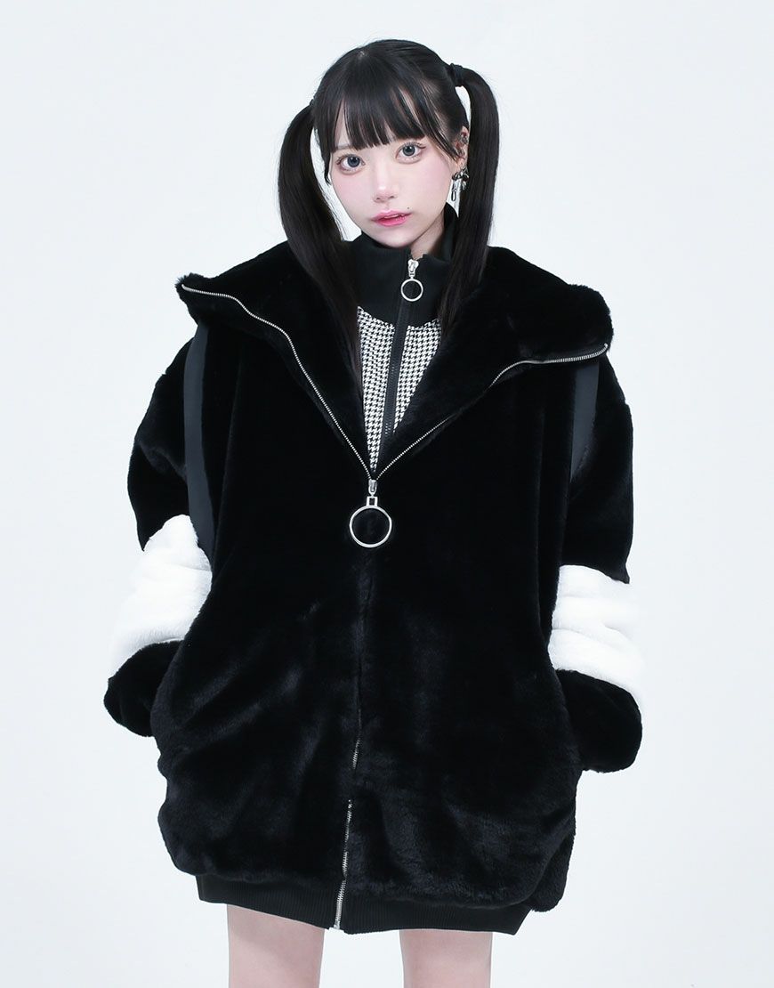 TRAVAS TOKYO【トラバストーキョー】バックロゴハイネックファー 