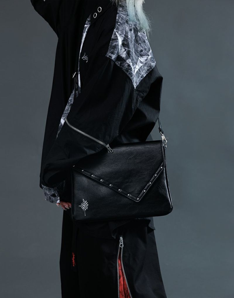 AdaNous【アダナス】carvedseal shoulder bag/全1色