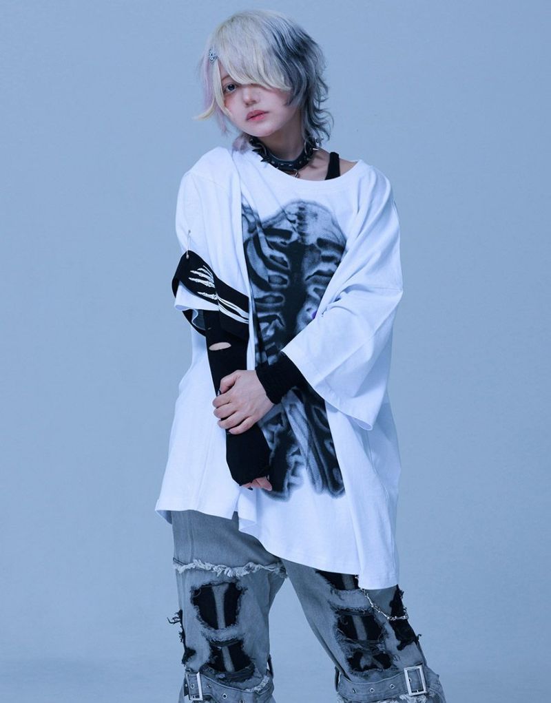 GAMCHU ガムチュ 骨までお大事に綻びboneロンT ブラッ GAMCHU】ガムチュ 骨までお大事に綻びboneロンT ブラック