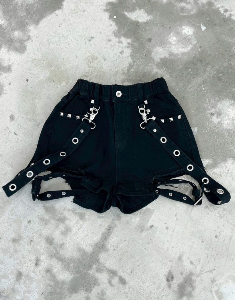 REFLEM【レフレム】サイドベルト付スタッズデニムショートパンツ