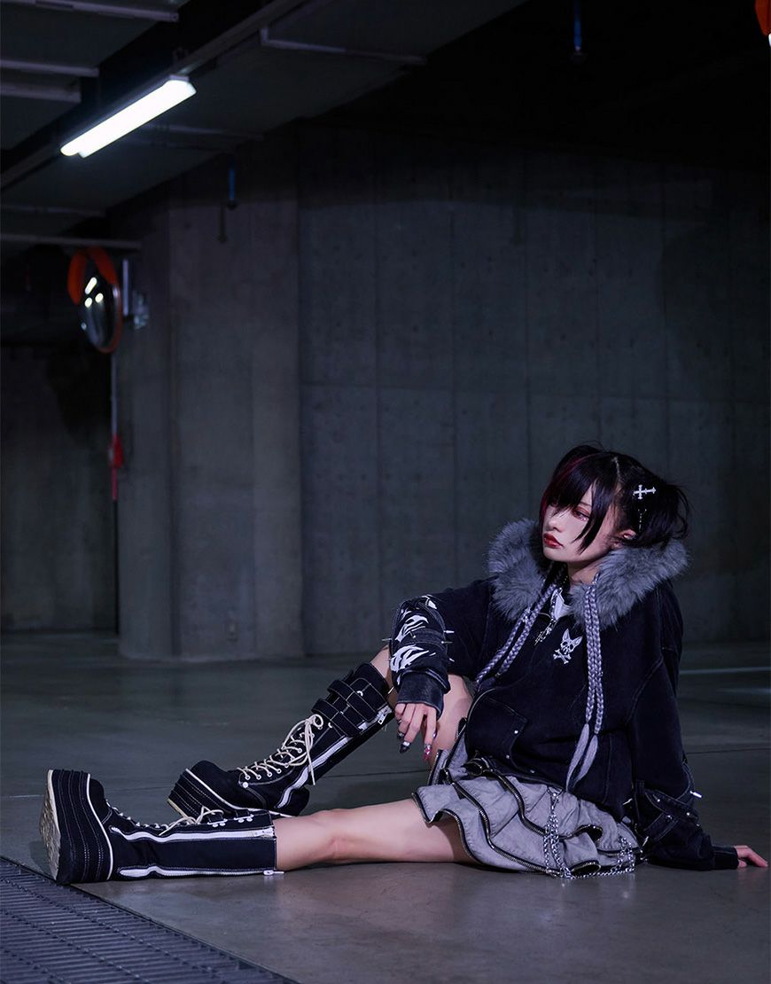 Grrr the Lipper【ガルルザリッパー】暗黒赫RED/ノイズGREY/全2色